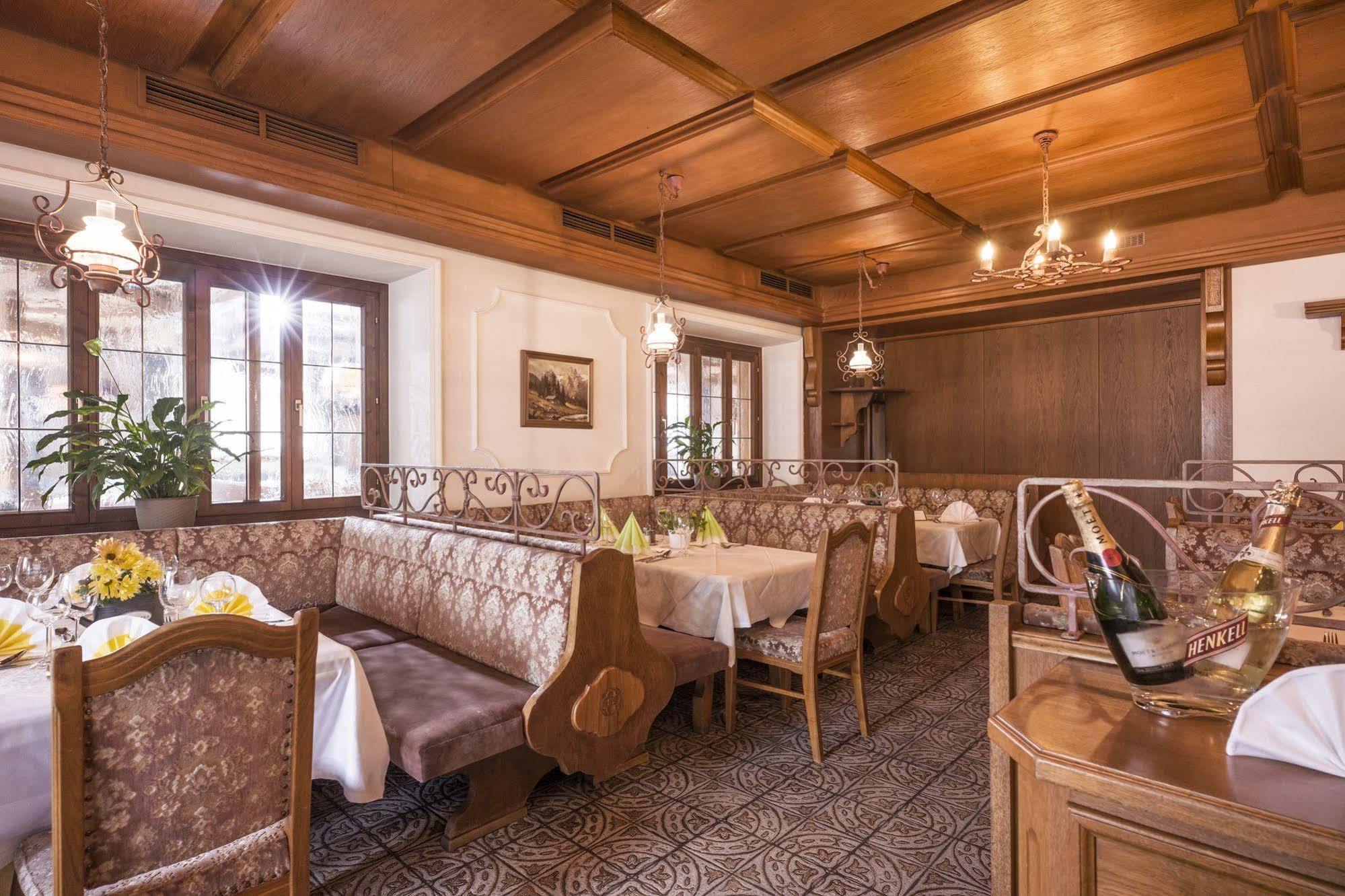 Hotel Restaurant Gradlwirt Niederndorf  Exteriér fotografie